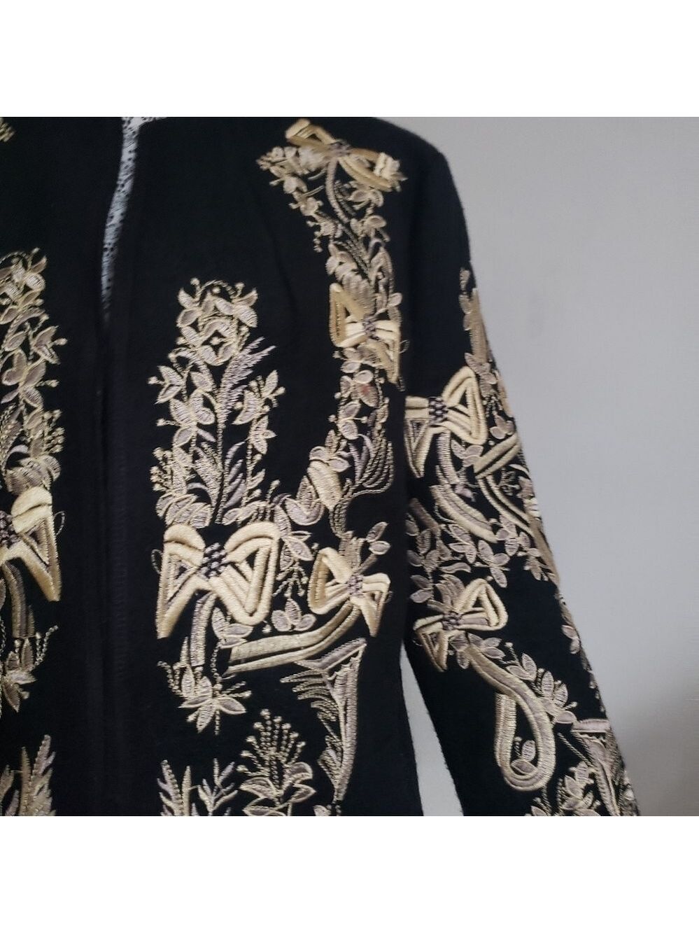 Embroidery Wool Coat - Picture 3 of 16